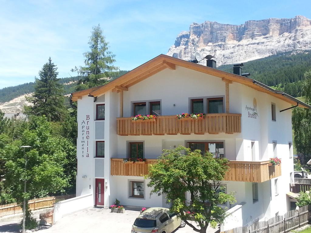 לה וילה Apartments Brunella מראה חיצוני תמונה