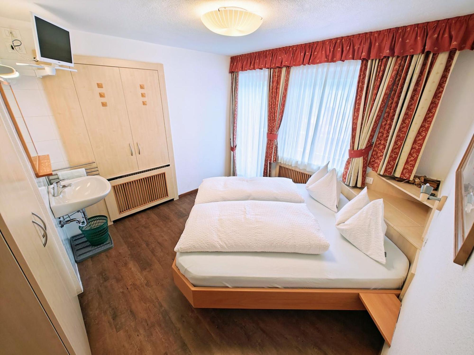 לה וילה Apartments Brunella מראה חיצוני תמונה